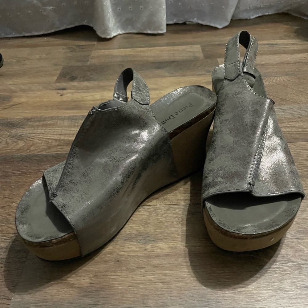 Cute grey wedges!